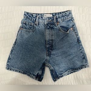 SOLD: Zara High Rise Dad Short